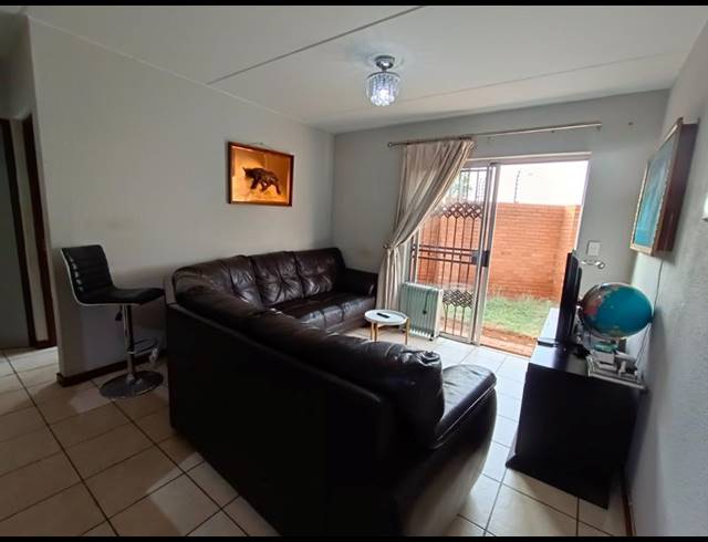 2 BEDROOM APARTMENT FOR SALE IN THE ORCHARDS